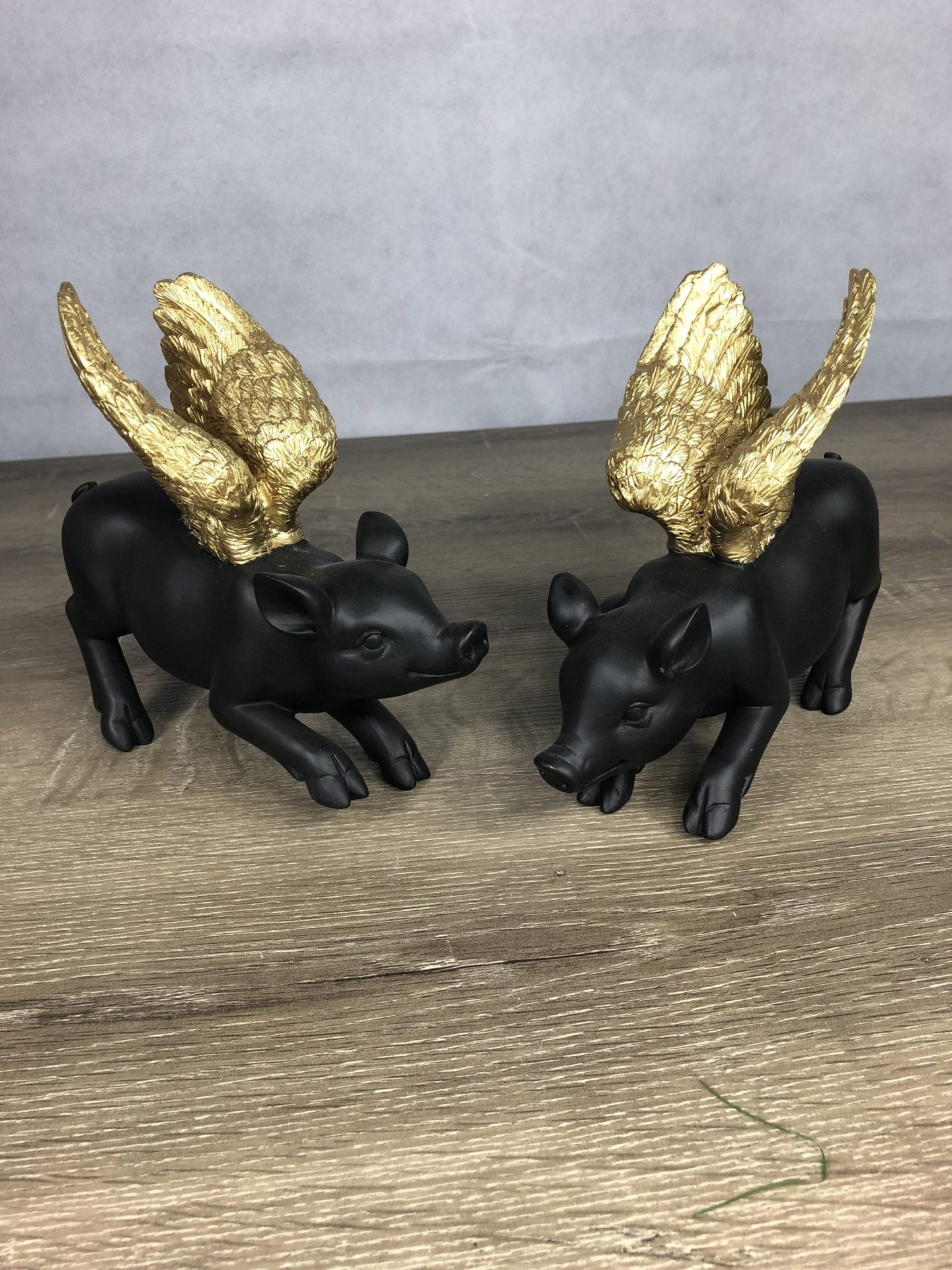 Fandango Flying Pigs Wall Mount (Set of 2)